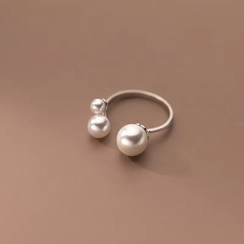 SOFÍA | Anillo triple ajustable con perlas de agua dulce