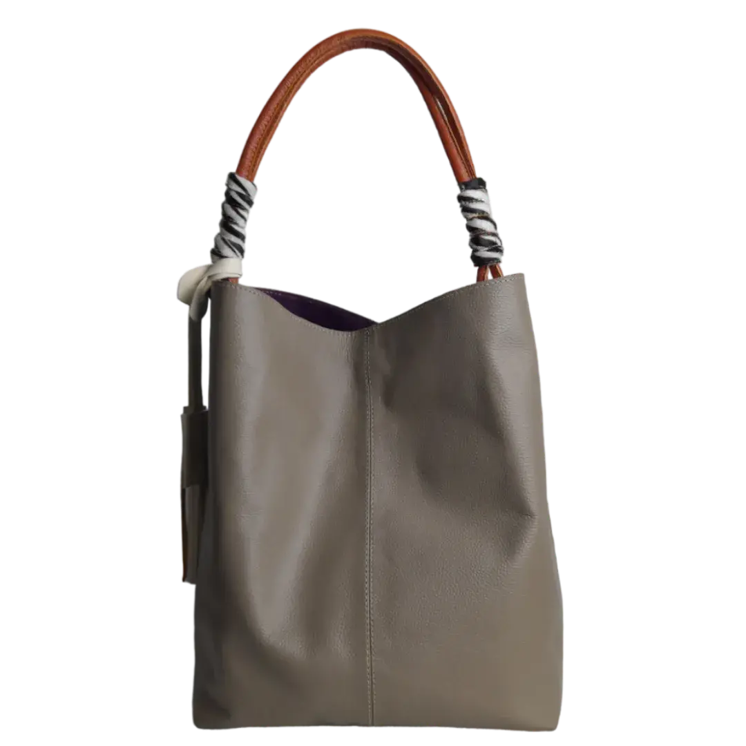 Borsa in pelle color tortora da donna Leah