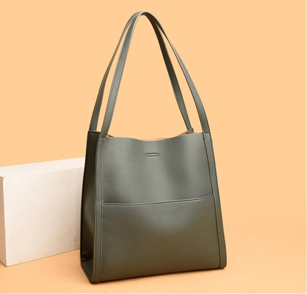 Borsa a spalla liscia e monocolore in vera pelle