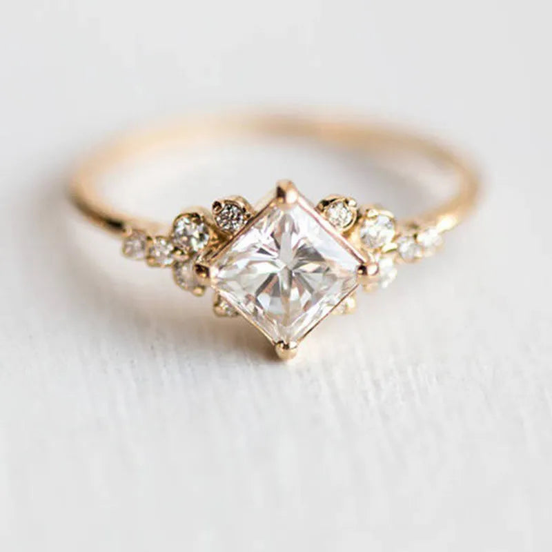 KAREN | Anello elegante Regina Delysian